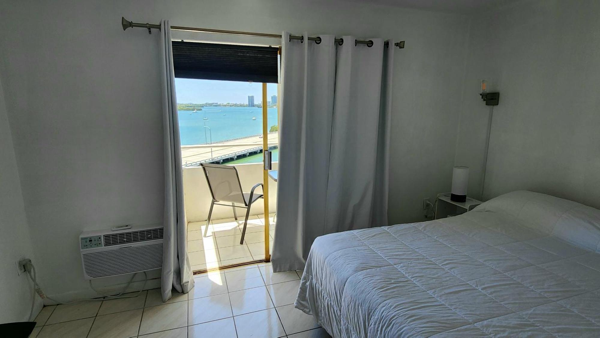 Bayfront Apartment Breathtaking Views- One Bedroom W Balcony- Living Room -Free Parking Miami Beach Esterno foto