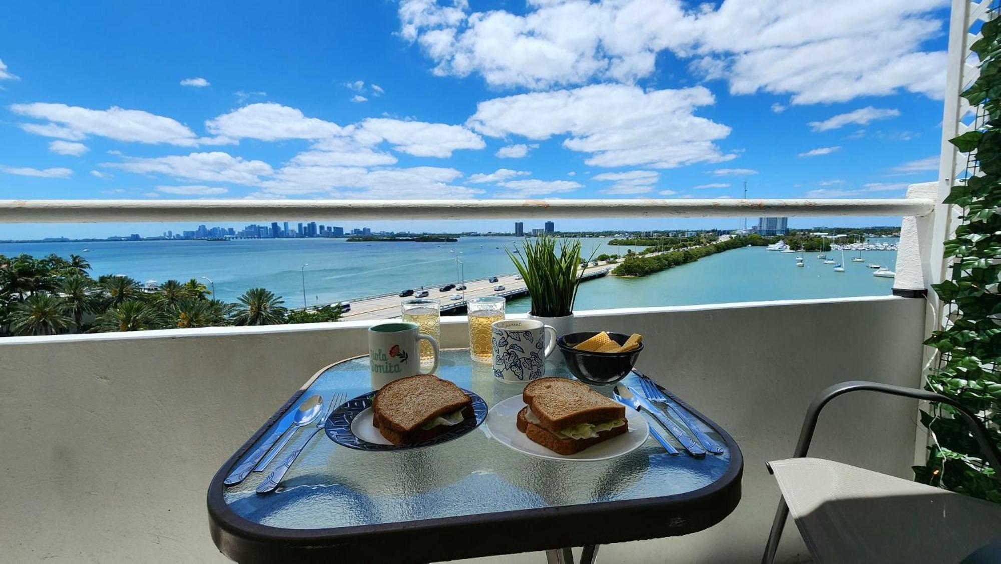 Bayfront Apartment Breathtaking Views- One Bedroom W Balcony- Living Room -Free Parking Miami Beach Esterno foto
