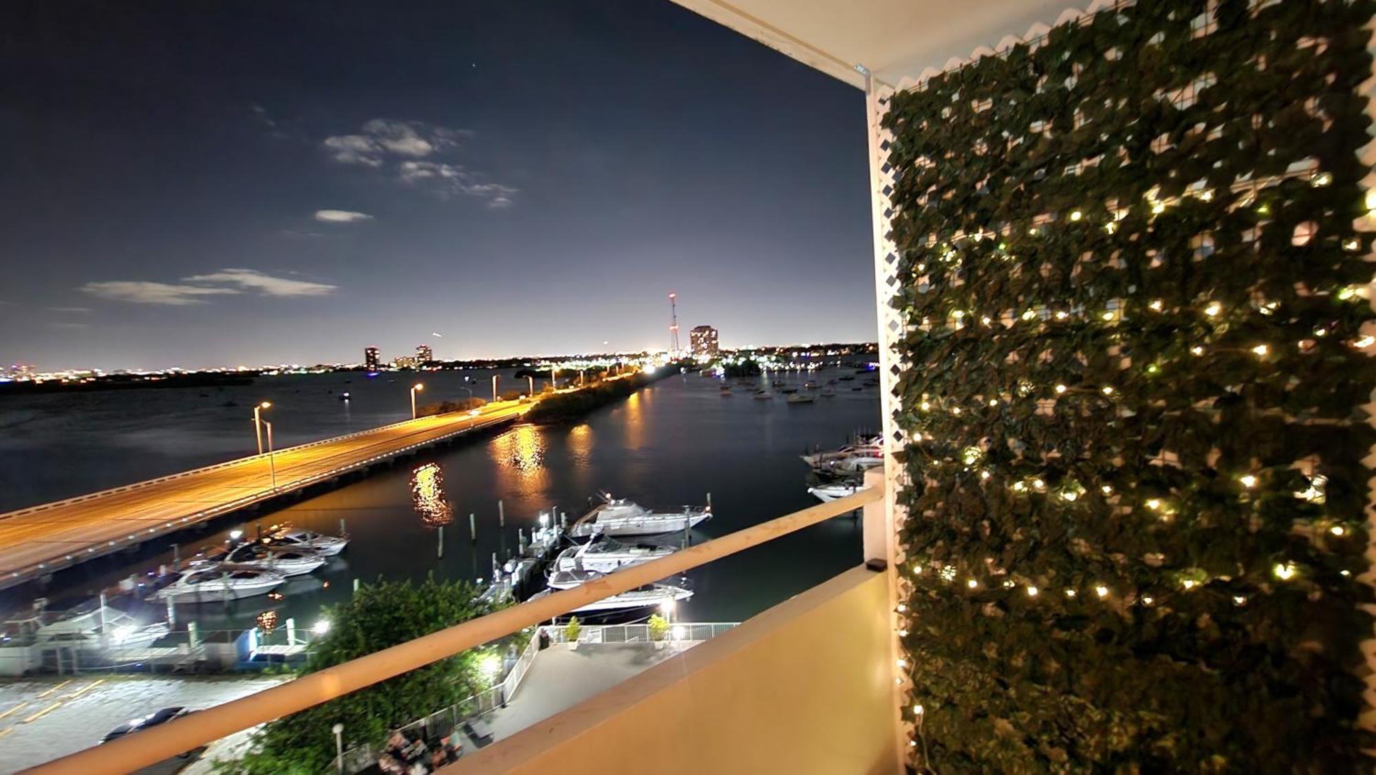 Bayfront Apartment Breathtaking Views- One Bedroom W Balcony- Living Room -Free Parking Miami Beach Esterno foto