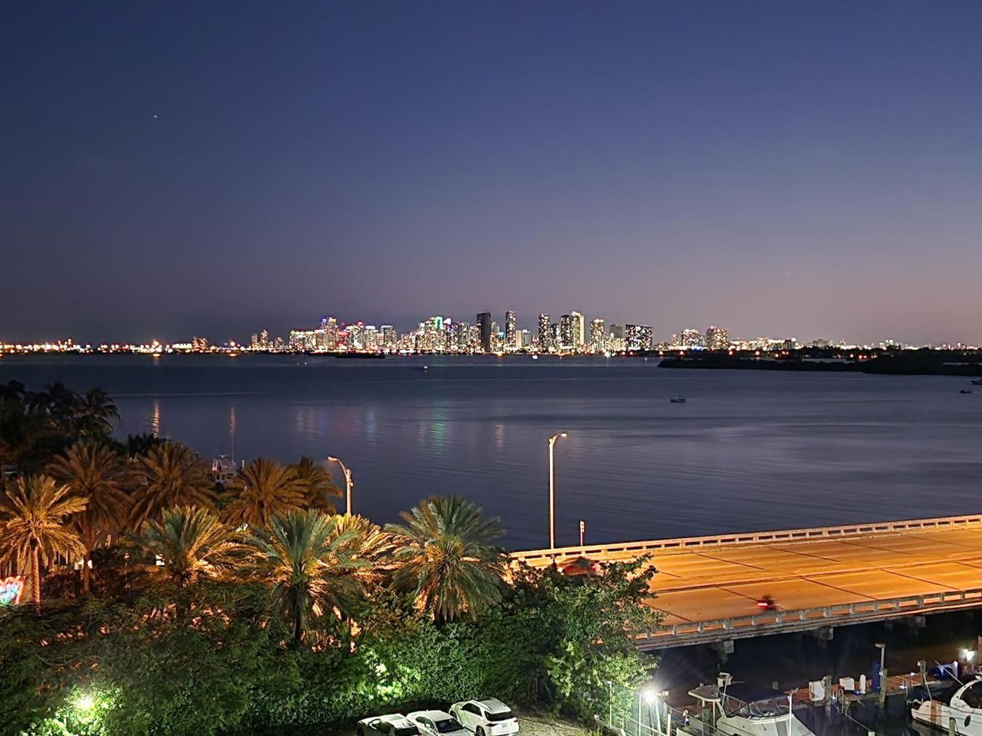 Bayfront Apartment Breathtaking Views- One Bedroom W Balcony- Living Room -Free Parking Miami Beach Esterno foto