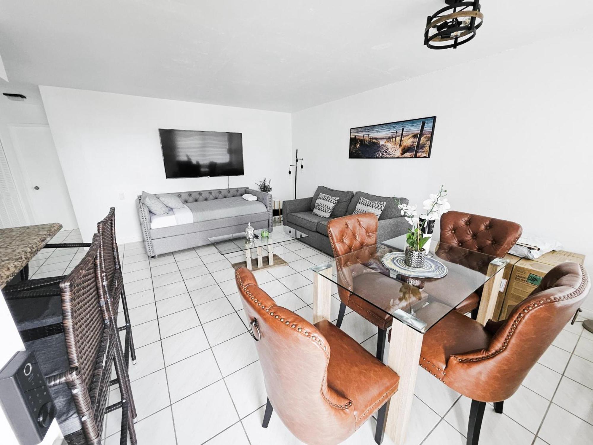 Bayfront Apartment Breathtaking Views- One Bedroom W Balcony- Living Room -Free Parking Miami Beach Esterno foto